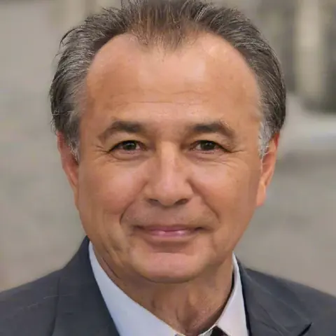 Portrait of Dr. Kenji Arai